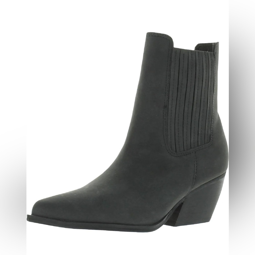 NEW Steve Madden Terezza Nubuck Booties